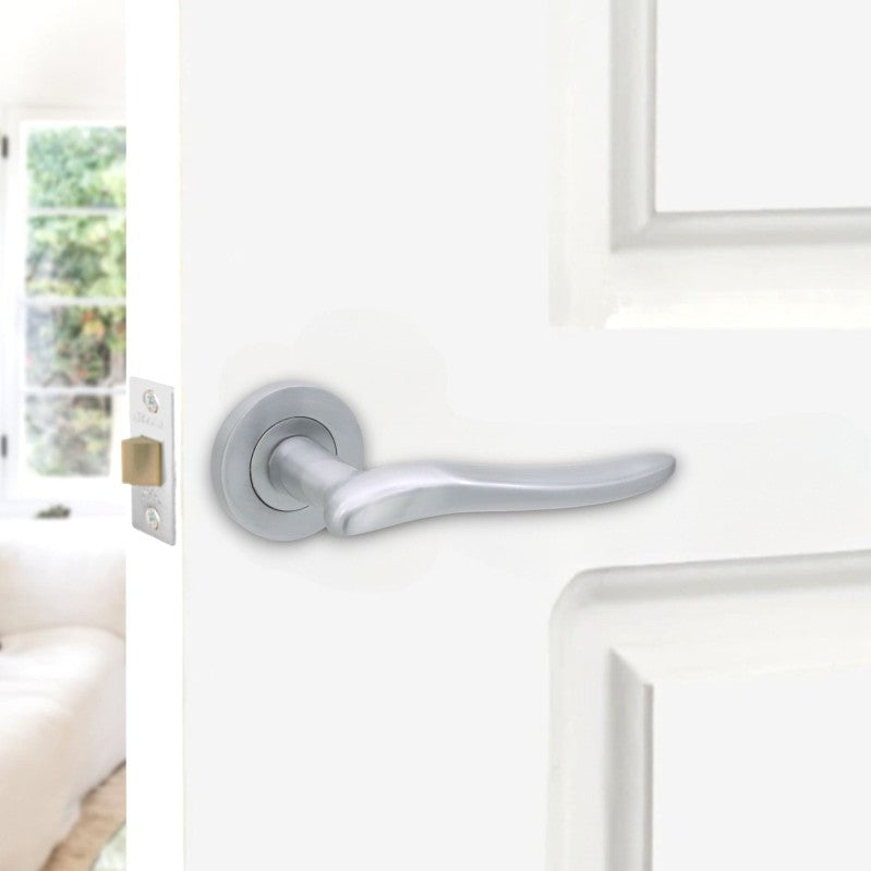 Türgriff mit Senza-Hebel, satiniertes Chrom