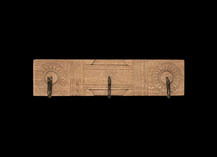 Veduru Mango Wood Carved Hook - Natural (Row of 3)