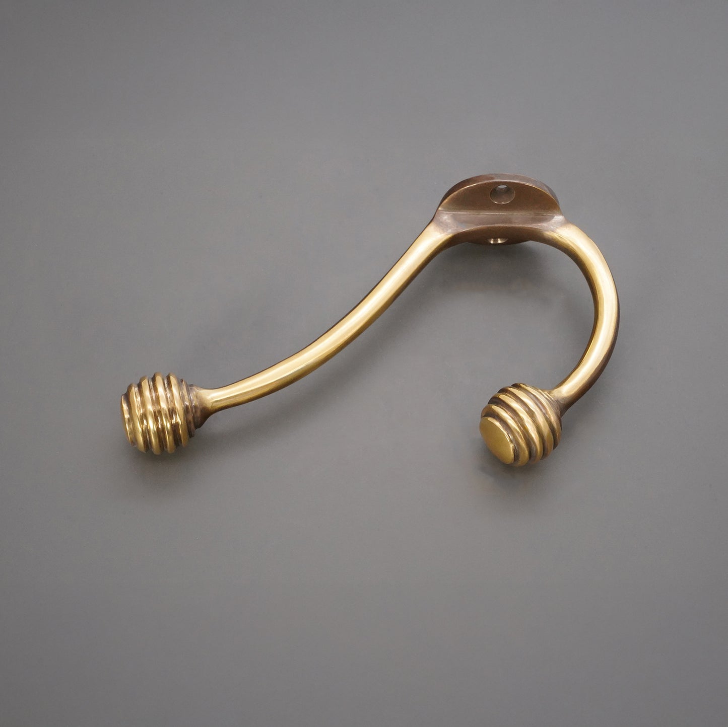 Crochet double en laiton vieilli en forme de ruche