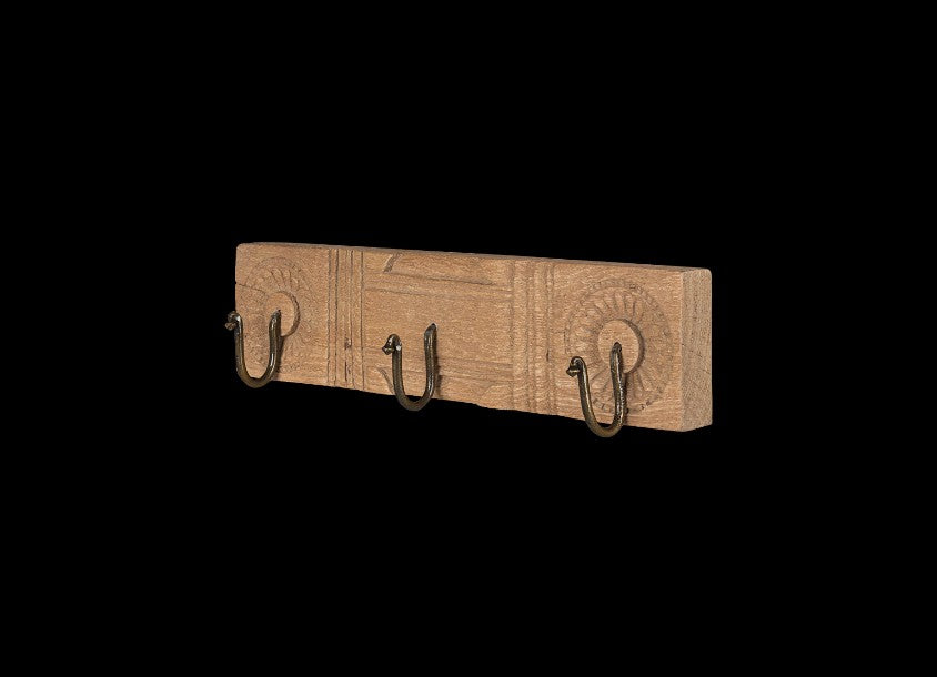 Veduru Mango Wood Carved Hook - Natural (Row of 3)