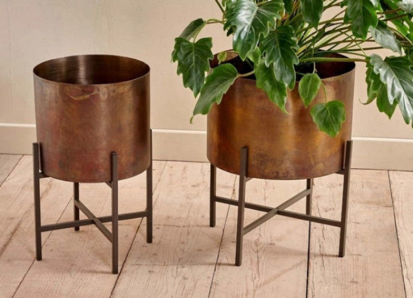 Juoni Iron Planter