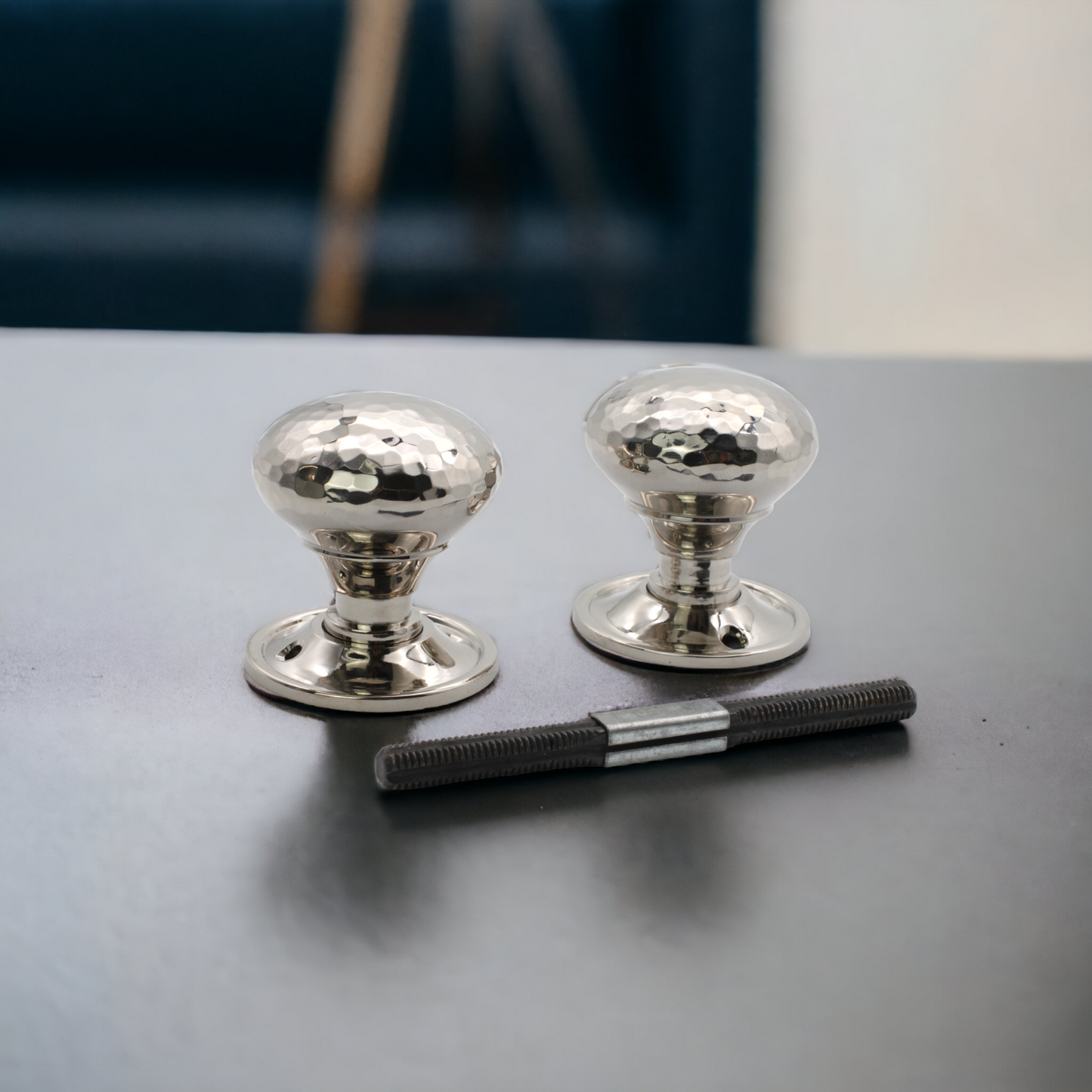 Gehämmerter Pilz-Einsteck-/Rand-Türknauf, poliertes Nickel