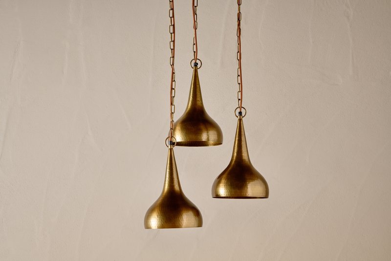 Quinn Hammered Metal Cluster Lamp - Antique Brass