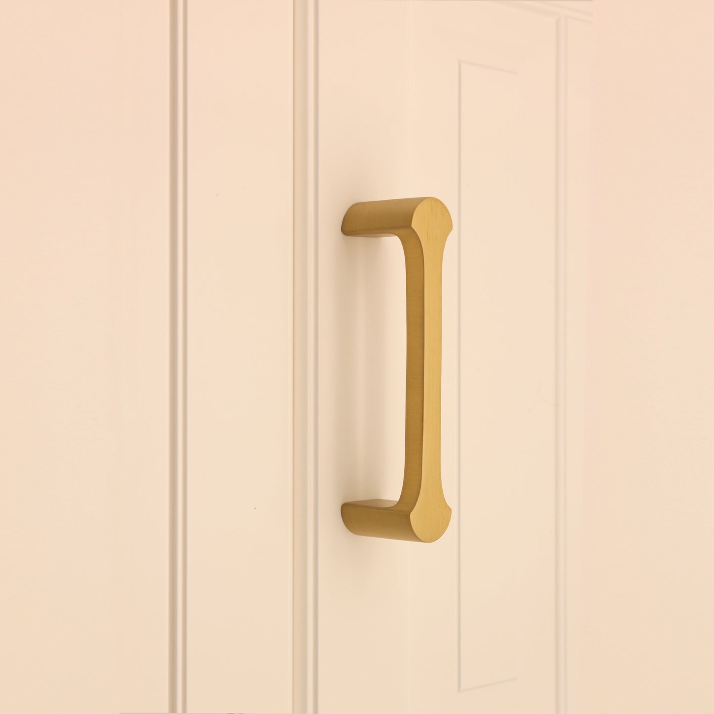 Poignée à tirer tulipe 115 mm en laiton satiné