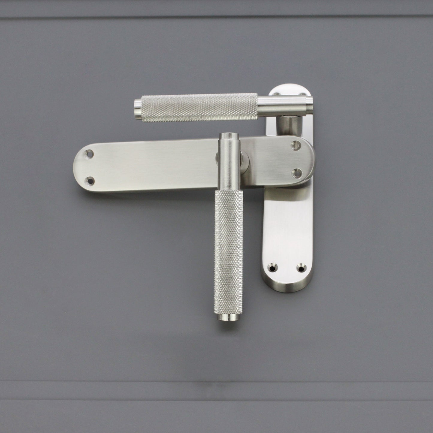 Rändelhebel von Connaught am Rückplattenriegel, satiniertes Nickel