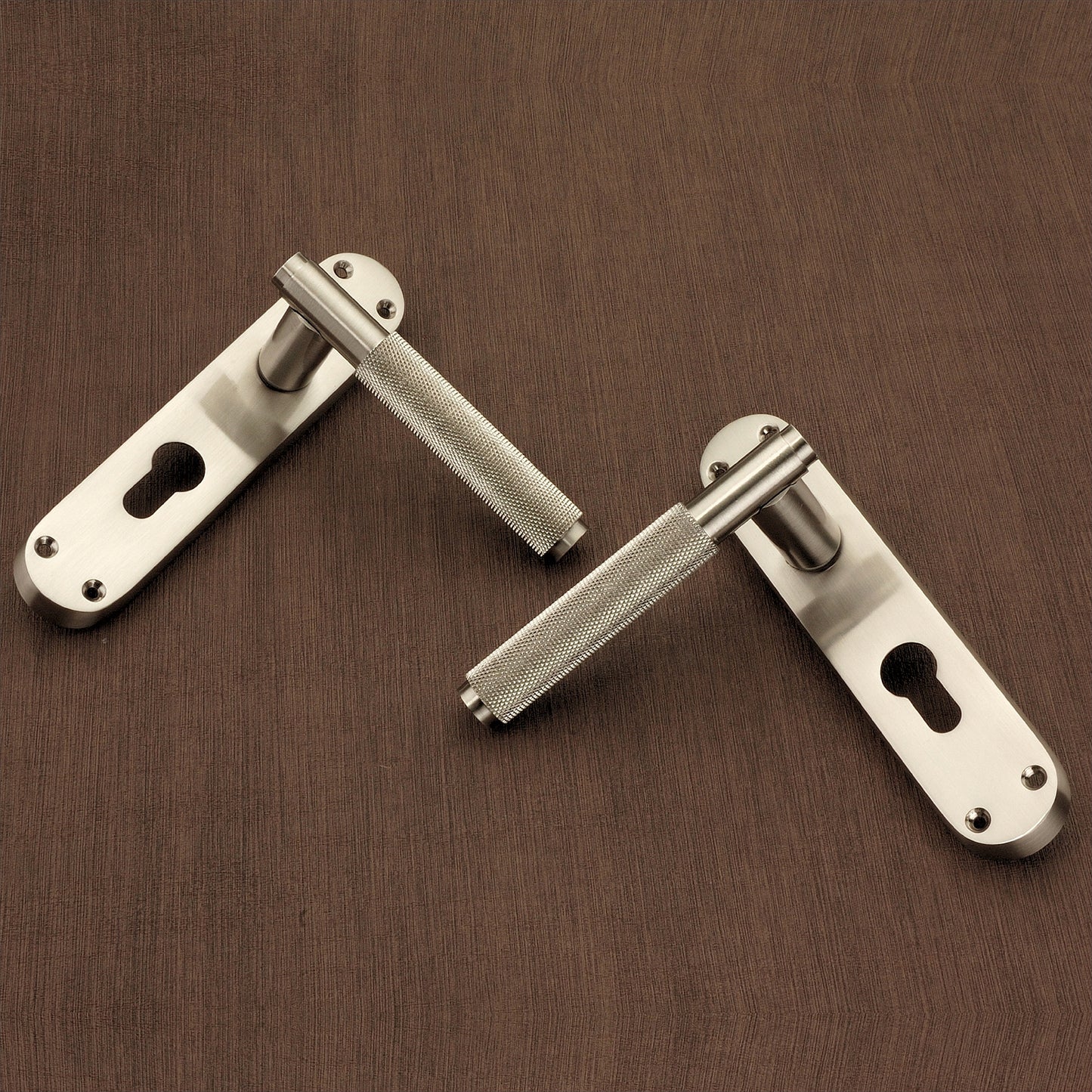 Connaught Knurled Lever on Backplate Euro Satin Nickel