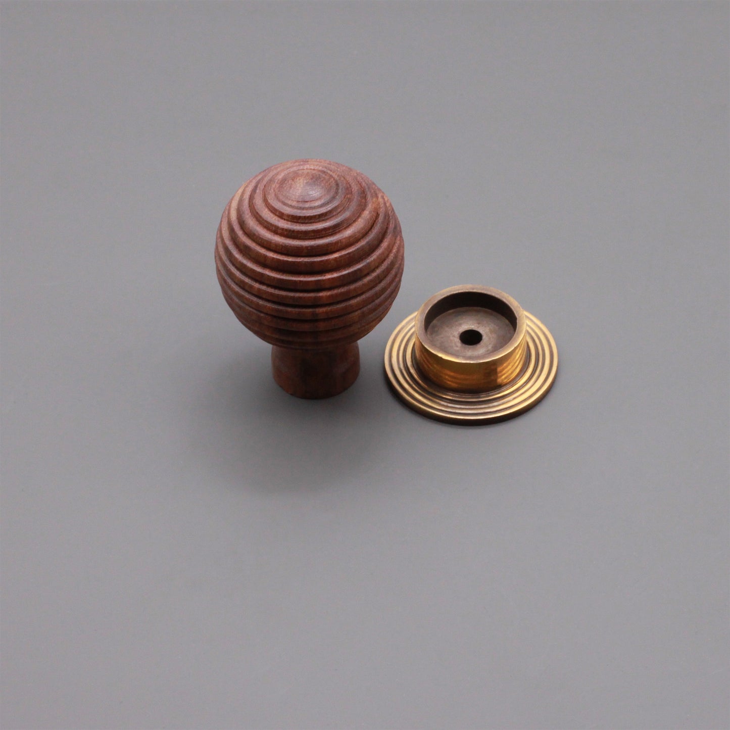 Rosewood Preston Grand bouton de placard en laiton vieilli