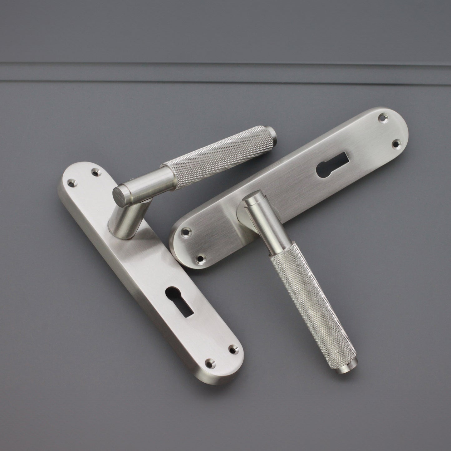 Connaught Levier moleté sur serrure à plaque arrière Nickel satiné