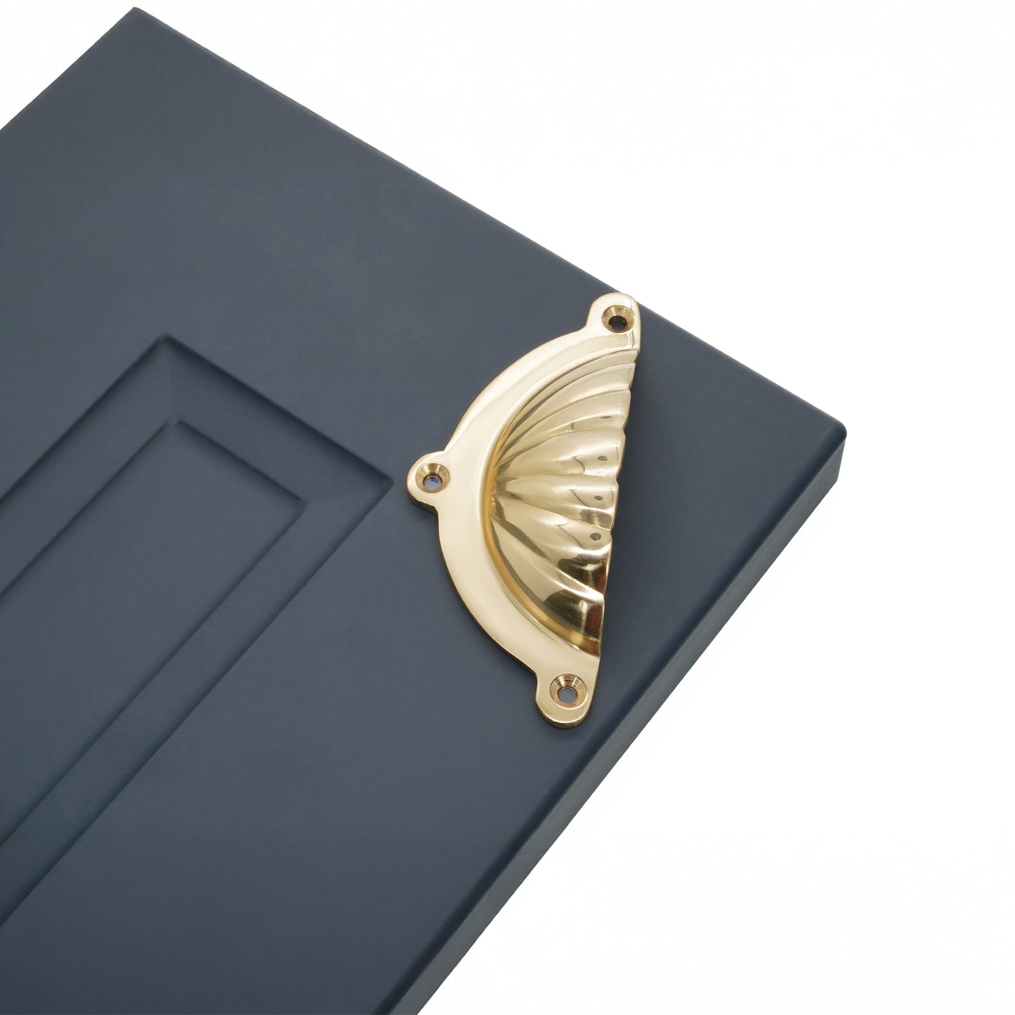 Shell Cup Pull Polished Brass