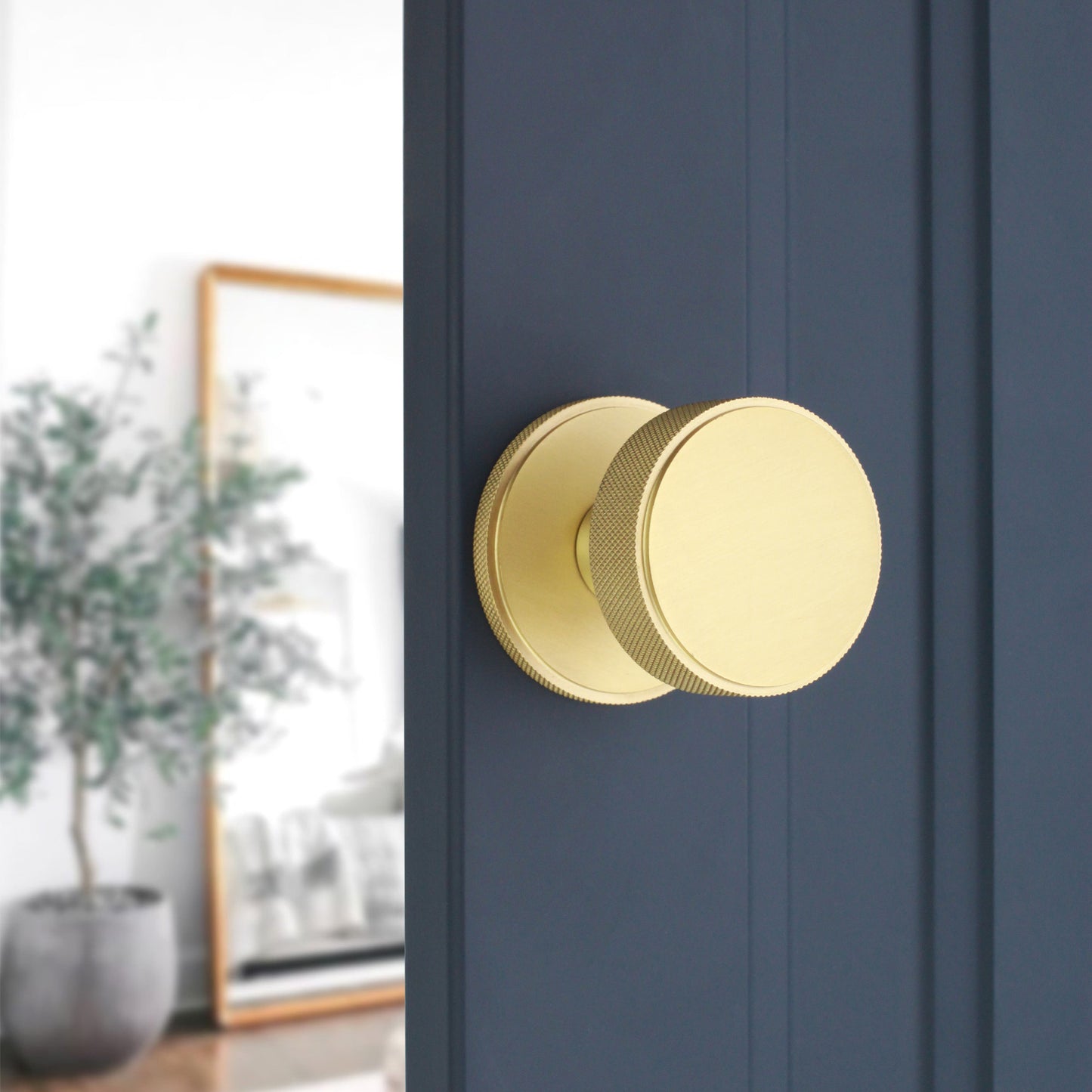 Knurled Door Knobs - Home Decor