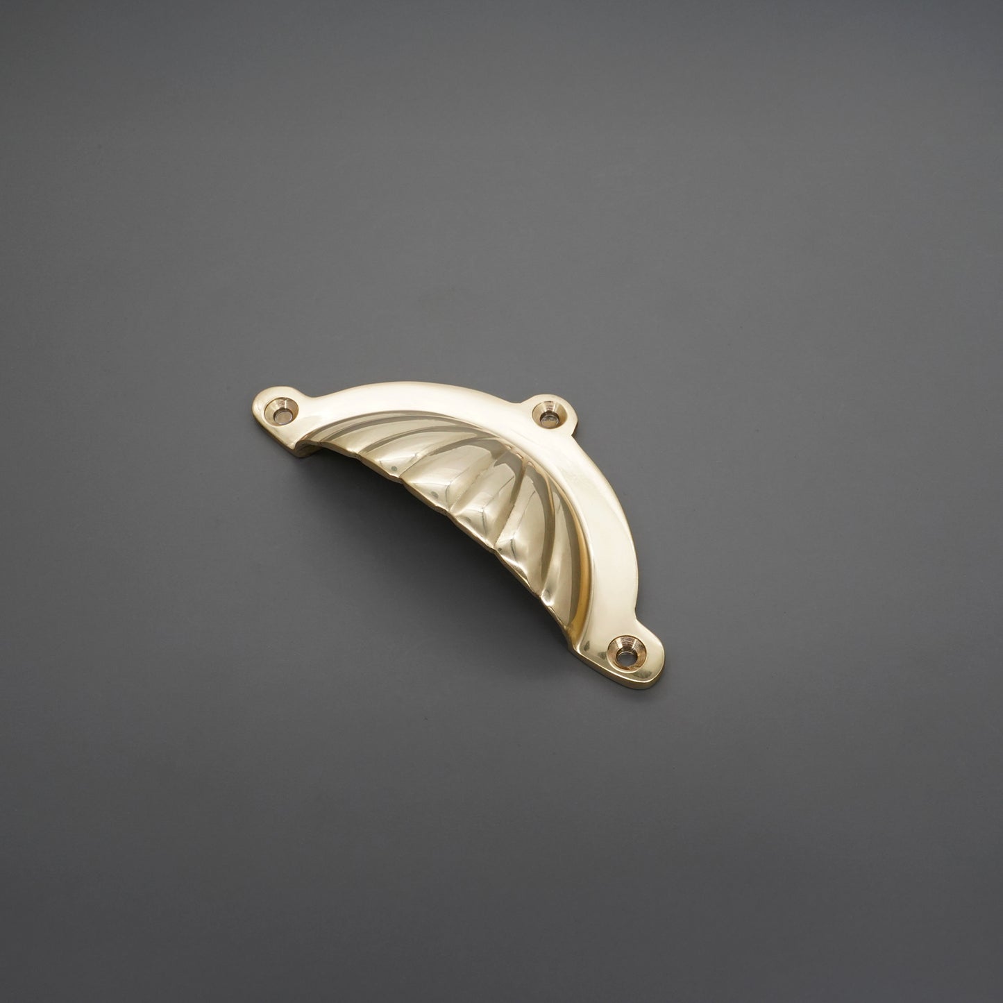 Shell Cup Pull Polished Brass
