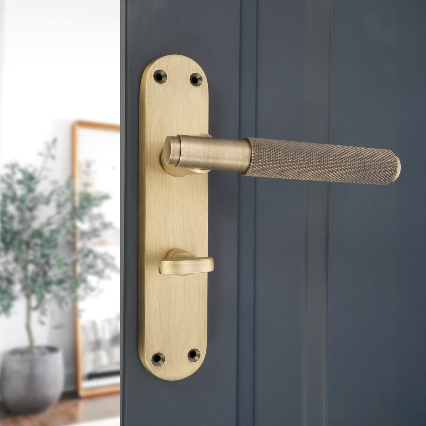 Connaught Knurled Lever on Backplate Bathroom Matt Antique