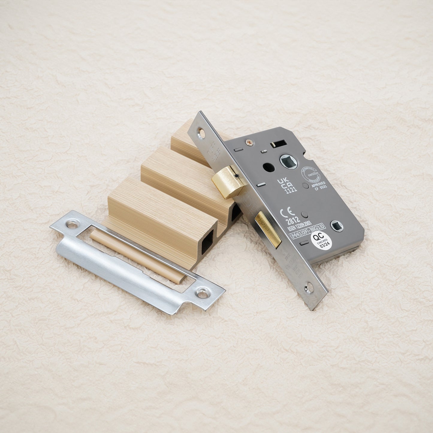 2.5" CE 3 Lever Bathroom Lock FD60 - Polished Nickel
