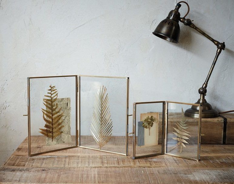 ANTIQUE BRASS FOLDED FRAME Home Decor