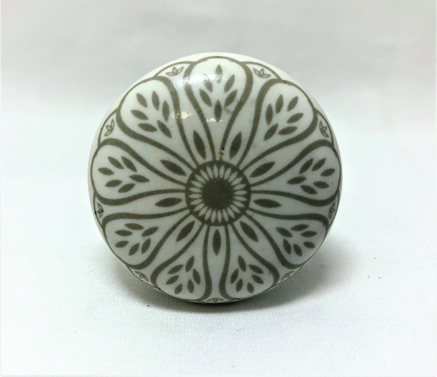 BOUTONS DE PLACARD EN CÉRAMIQUE RUMANI