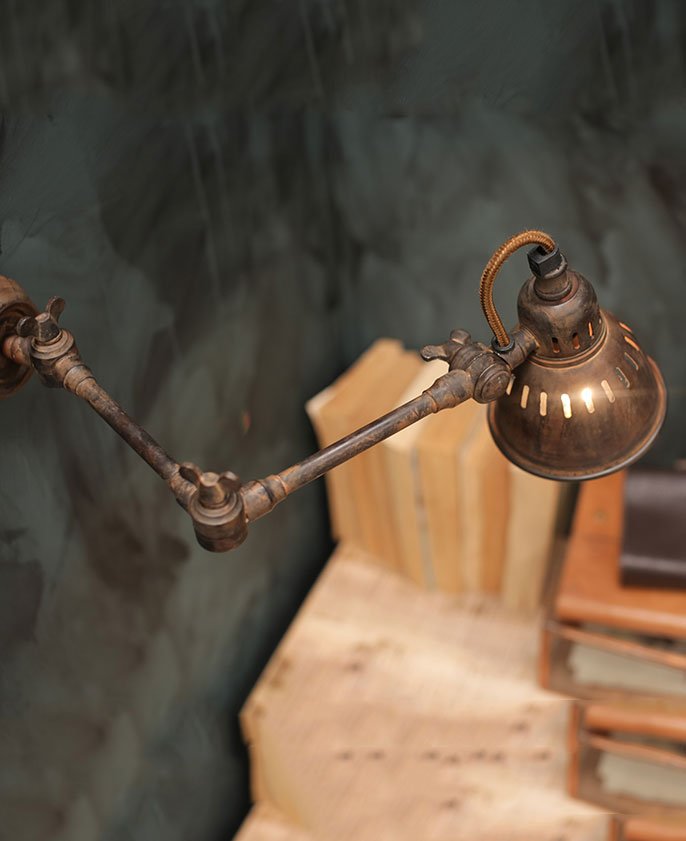 AUSZIEHBARE WANDLEUCHTE AUS MESSING TUBU