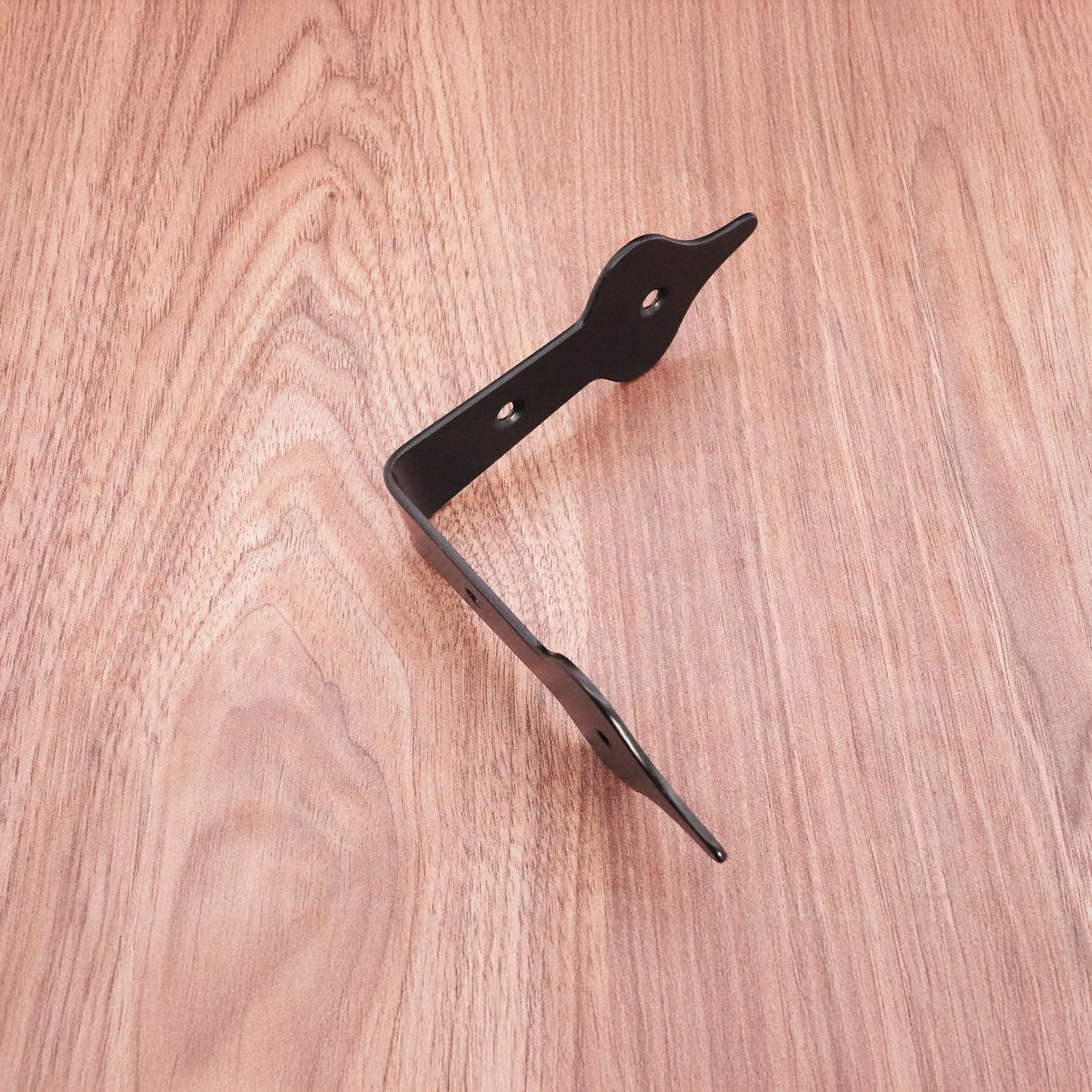 Black Spearhead Iron Corner Home Decor