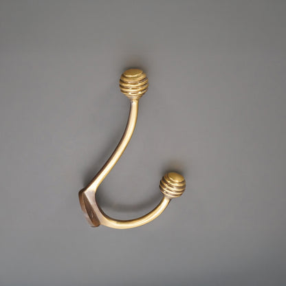 Crochet double en laiton vieilli en forme de ruche