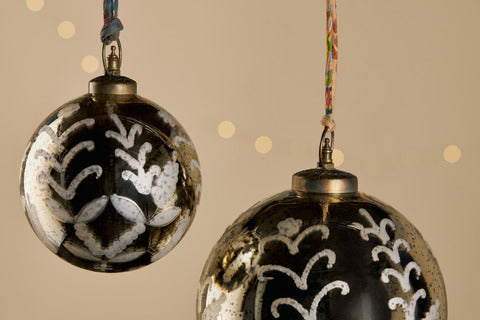 Giant Bauble Antique Gold