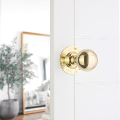 Ball Door Knob Polished Brass
Home Decor