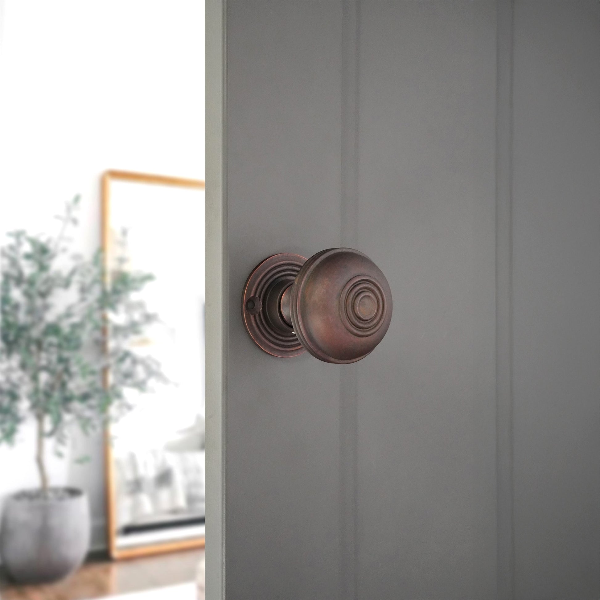 Bloxwich Rim Door Knob Aged Bronze Home Decor