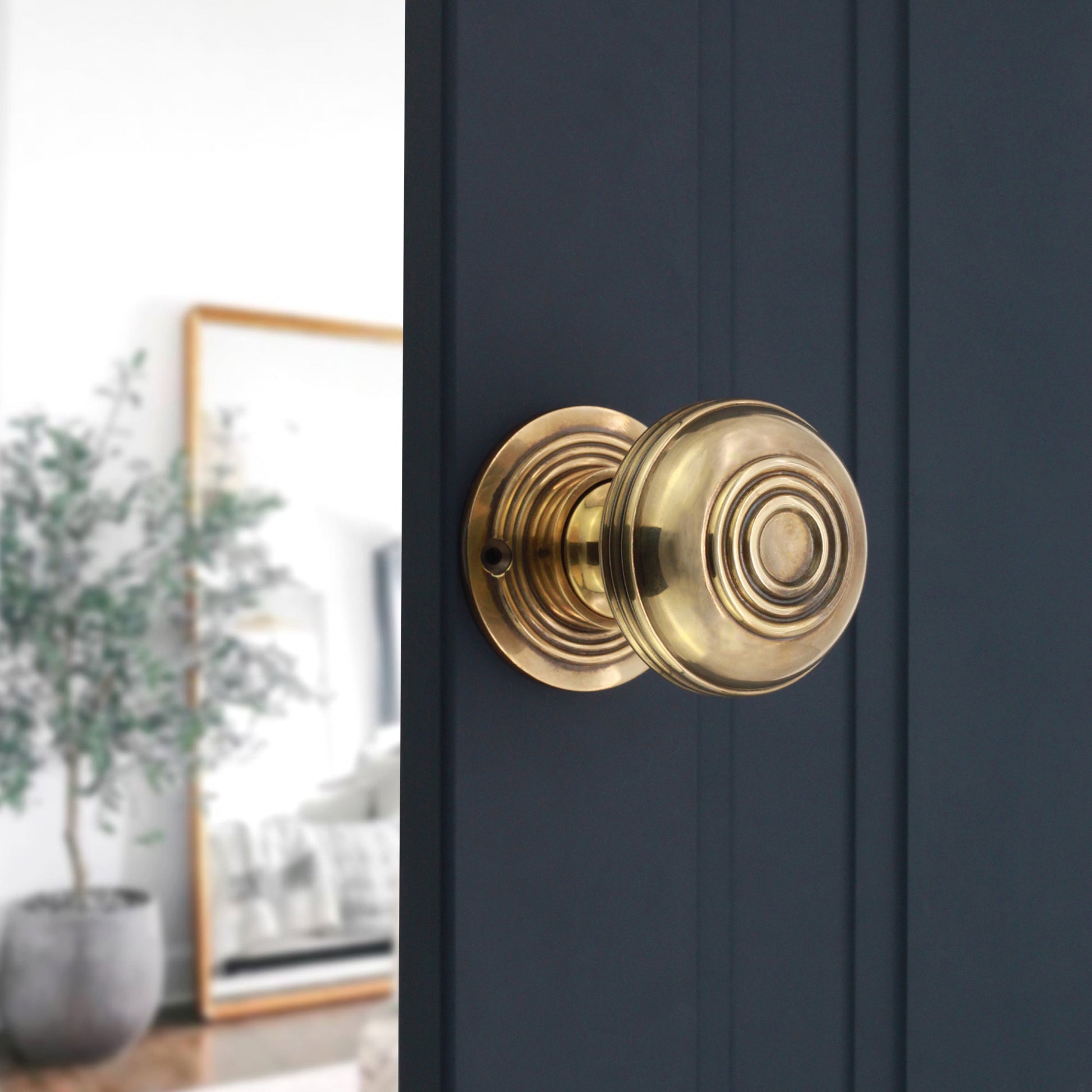 Bloxwich Large Rim Door Knob Aged Brass Home Decor