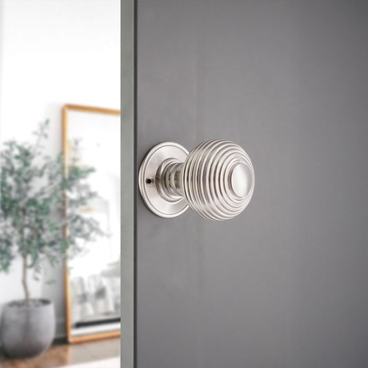 Beehive Großer 60 mm Einsteck-Türknauf, satiniertes Nickel