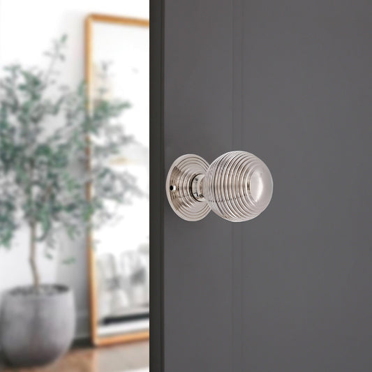 Geriffelter 60-mm-Türknauf mit Einsteckfassung, poliertes Nickel
