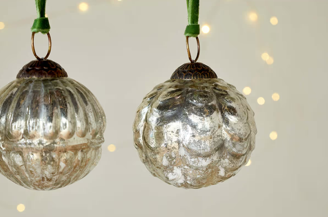 Adoya Aged Nickel Baubles ( Set of 4)