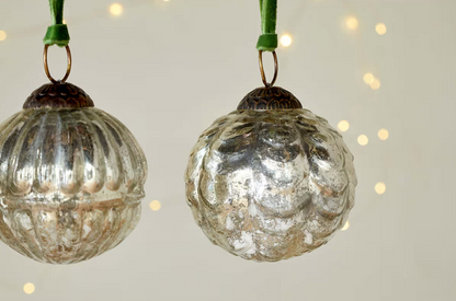 Adoya Aged Nickel Baubles ( Set of 4)
