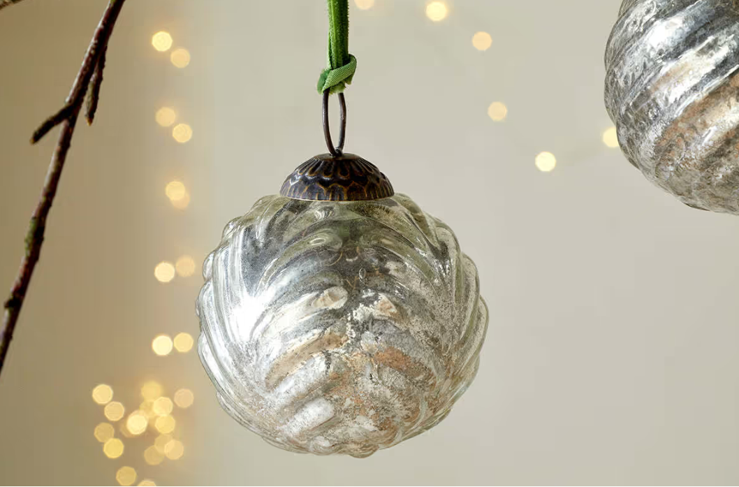 Adoya Aged Nickel Baubles ( Set of 4)