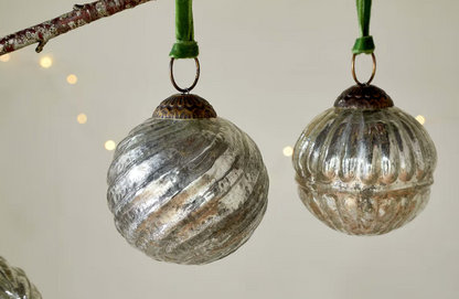 Adoya Aged Nickel Baubles ( Set of 4)