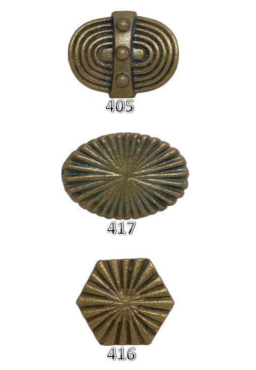 Schrankgriffe aus antikem Gusseisen mit geripptem Design