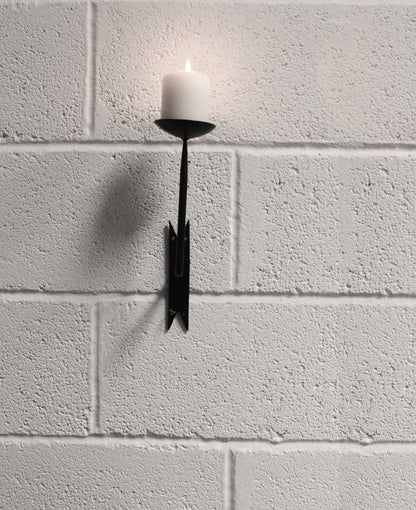 Gotischer Kerzenhalter zur Wandmontage