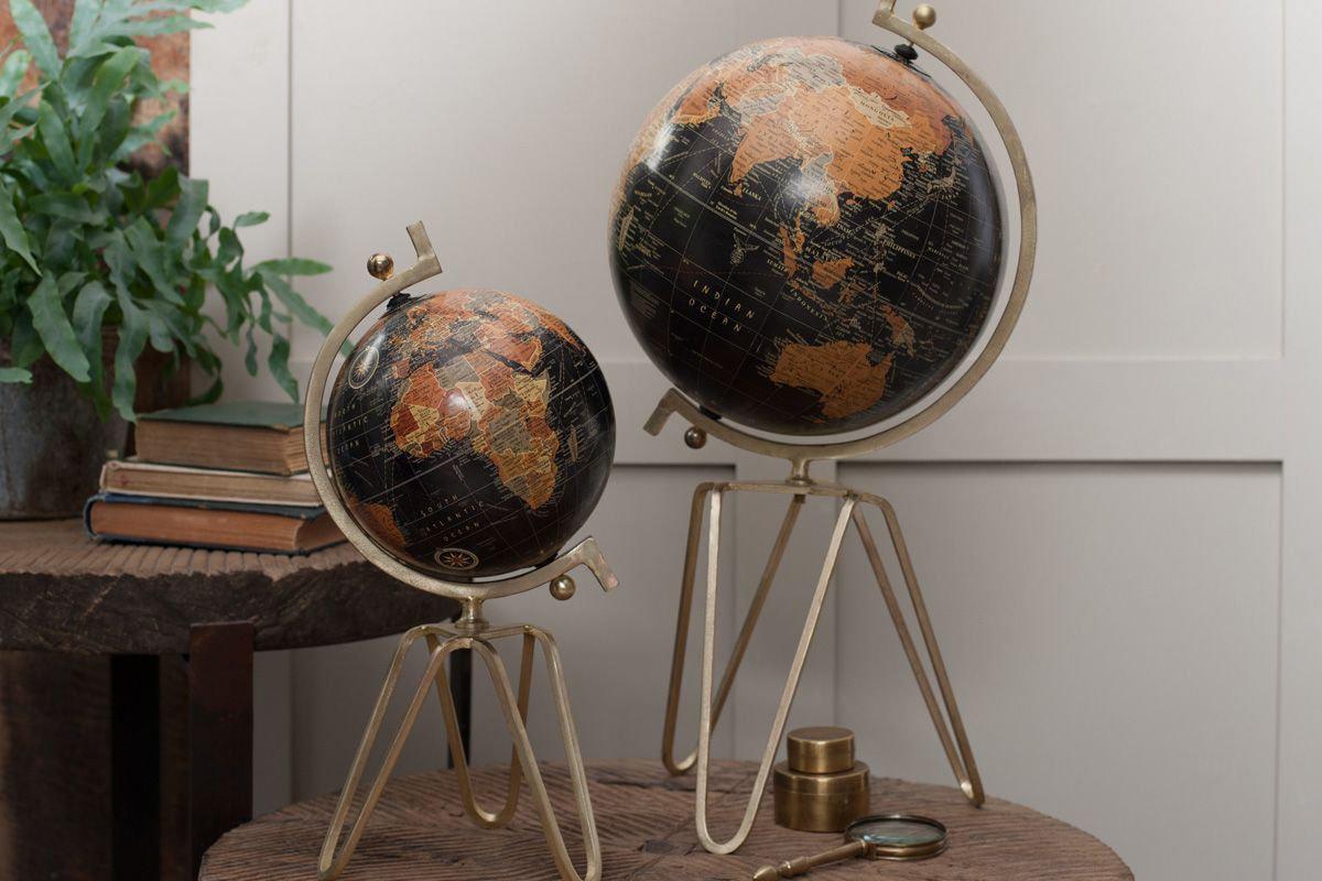 Ebu Decorative Globe